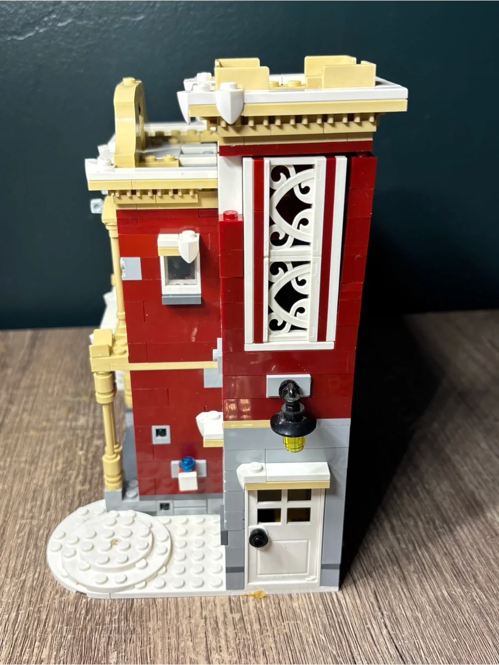 LEGO CREATOR: Winter Village Fire Station (10263) 85% Complete